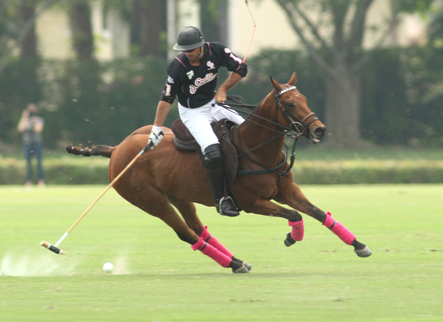 photos-valiente-11-crab-orchard-10 1 polomagazine.jpg
