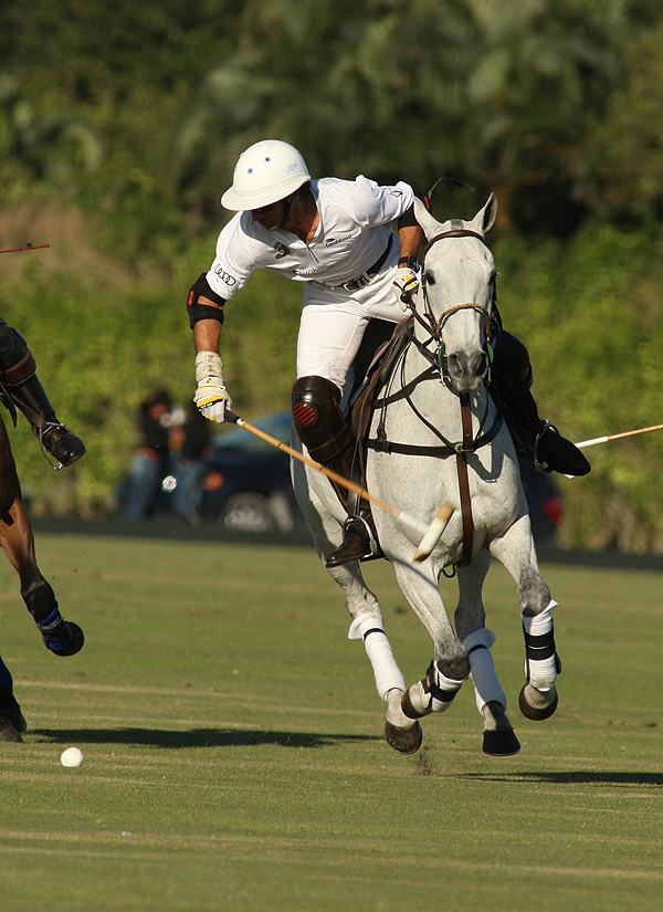 photos-valiente-12-flight-options-10 6 polomagazine.jpg