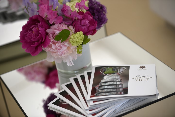 700065097 AJ 5726 471D8E951D8909A6F26F73312AB85724