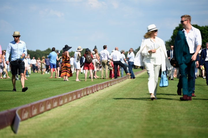 700065097 AJ 9132 10D8DDD12FFAB43297F2FEAF7F38FCAE